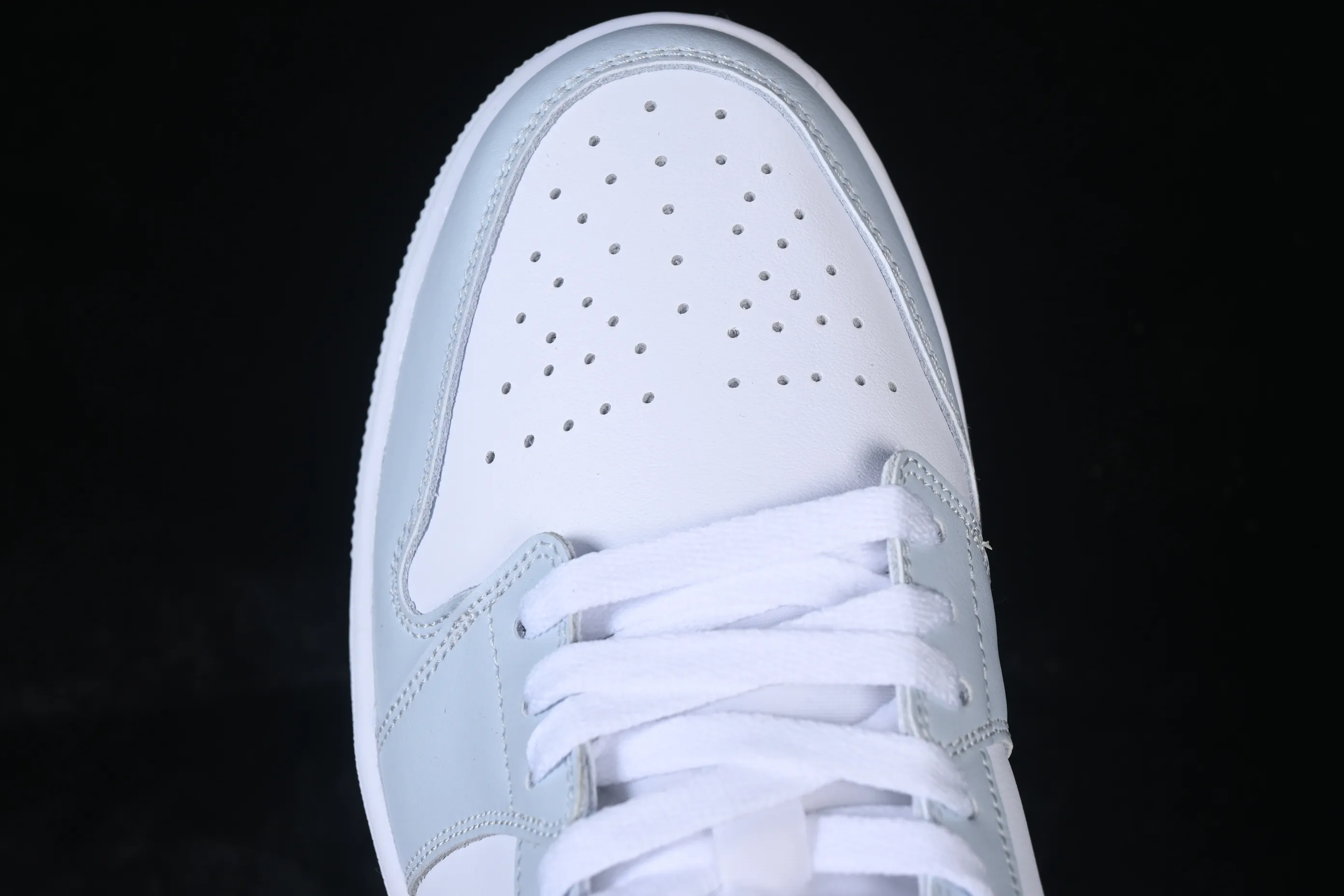All categories Air Jordan Jordan series basketball shoes Air Jordan 1 Low Air Jordan 1 Low AJ1 Joe 1 white gray blue hook low-top retro cultural basketball shoes 553558-400